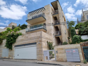 Cute Studio near Yad Vashem FREE street parking